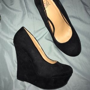 Black wedges 8 1/2